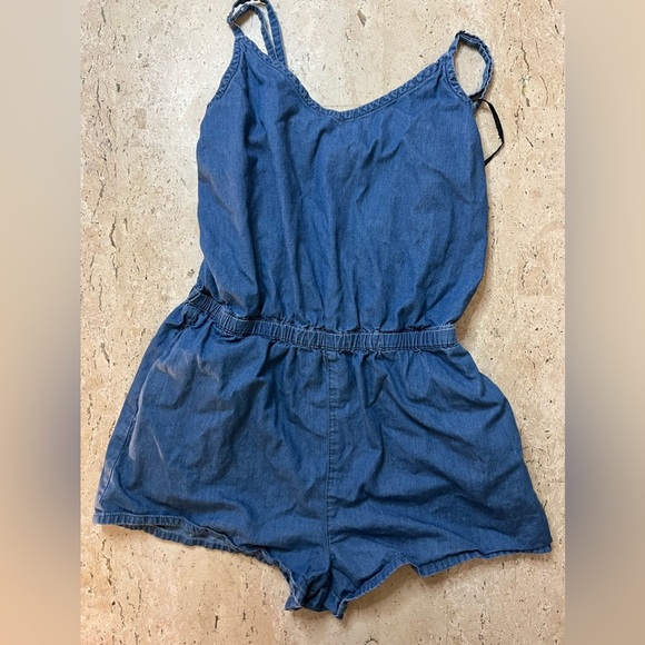 Forever 21 Denim Romper Size Small - Picture 1 of 5